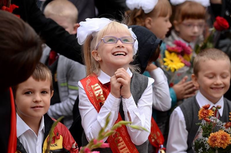 Обеспечение учащегося школьной формой.